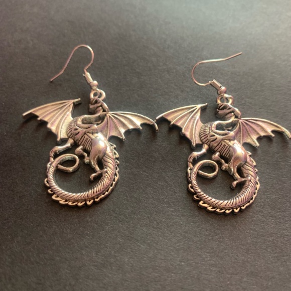 Dragon earings! Lightweight - Picture 2 of 3